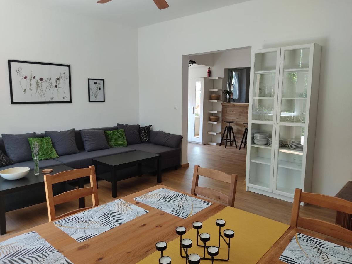 Flora House 3 Minutes From Lake Balaton Kestel Dış mekan fotoğraf