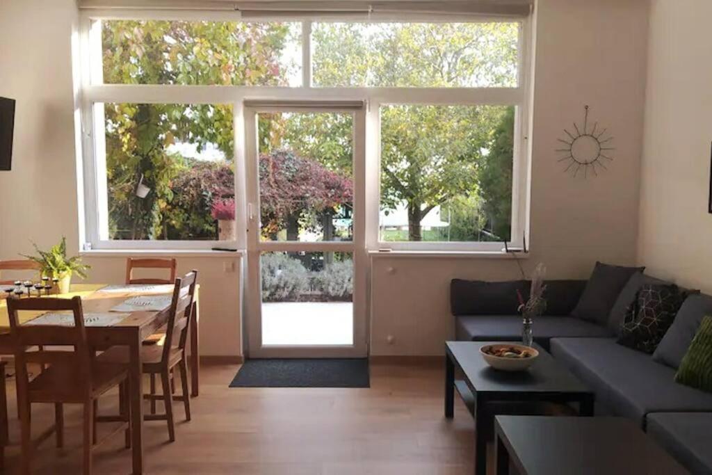 Flora House 3 Minutes From Lake Balaton Kestel Dış mekan fotoğraf