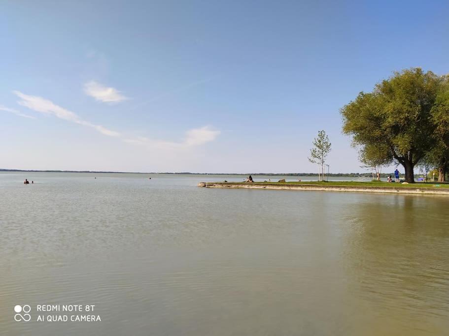 Flora House 3 Minutes From Lake Balaton Kestel Dış mekan fotoğraf
